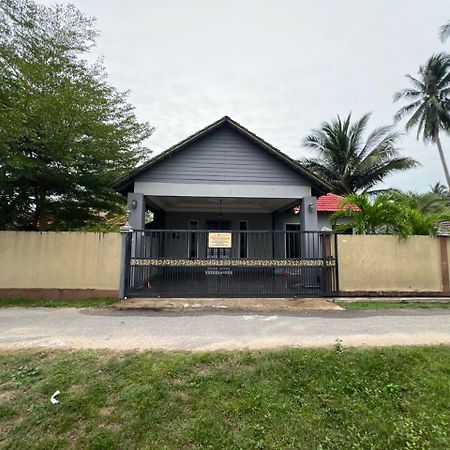 Relaxs Homestay Kota Bharu Buitenkant foto