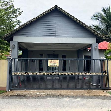Relaxs Homestay Kota Bharu Buitenkant foto