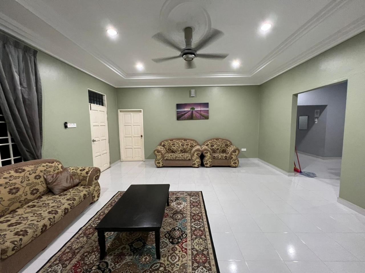 Relaxs Homestay Kota Bharu Buitenkant foto